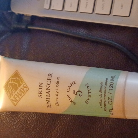 NWS - Neways Skin Enhancer - Skin Care System 5 - 4 FL OZ/120ML - Picture 2 of 5